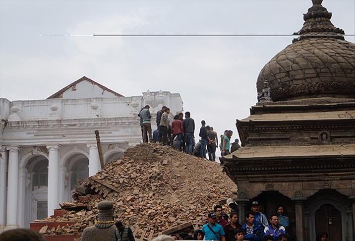India evacuates over 300 from Nepal