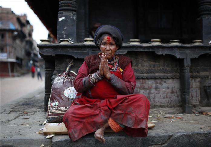 Forlorn and frustrated, Nepalis hoping for survivors