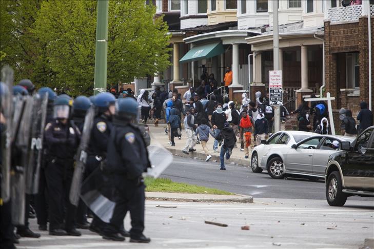 Violence erupts in Baltimore after Freddie Gray funeral