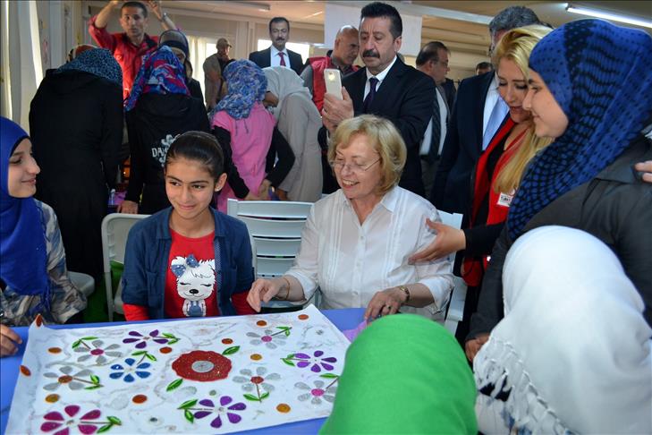 Turkey praised for educating Syrian refugee children