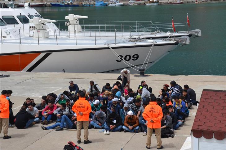 Turkey detains 104 EU-bound migrants in Edirne province