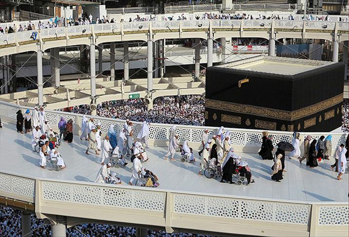 Engelli 74 vatandaş umre için yola çıktı