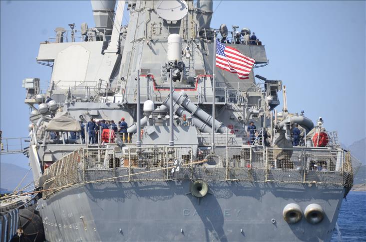 US Navy accompanying US ships in Strait of Hormuz