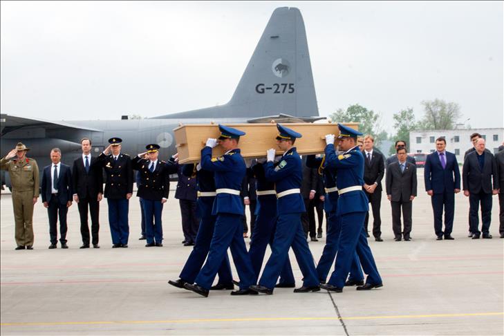 Remains of MH17 crash victims arrive in Netherlands