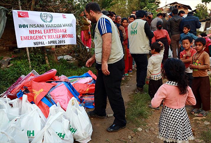 İHH Nepal'de insani yardımlara devam ediyor