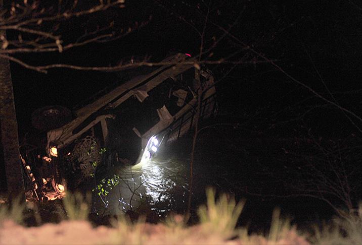 Off-Road aracı uçuruma yuvarlandı: 2 ölü