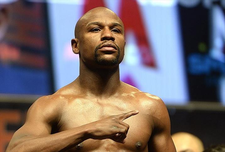 Mayweather wins 'the fight of the century'
