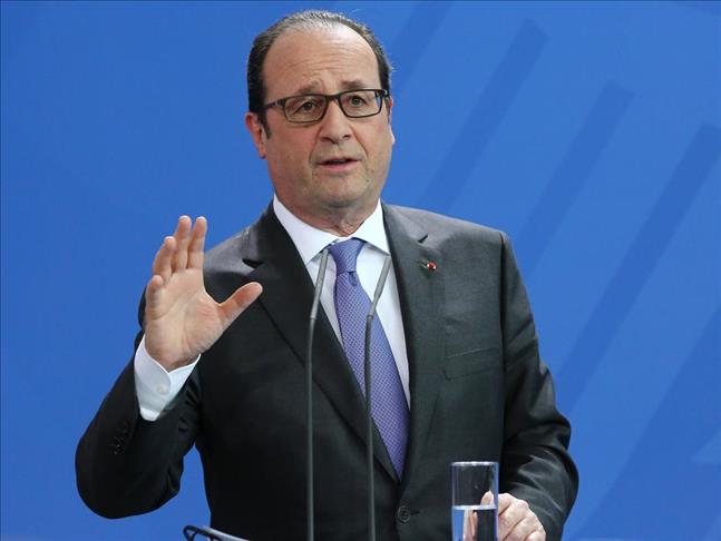 France's Hollande arrives in Doha for Rafale deal