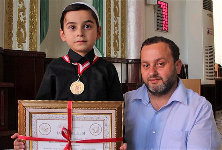 6 yaşında hatim indirdi