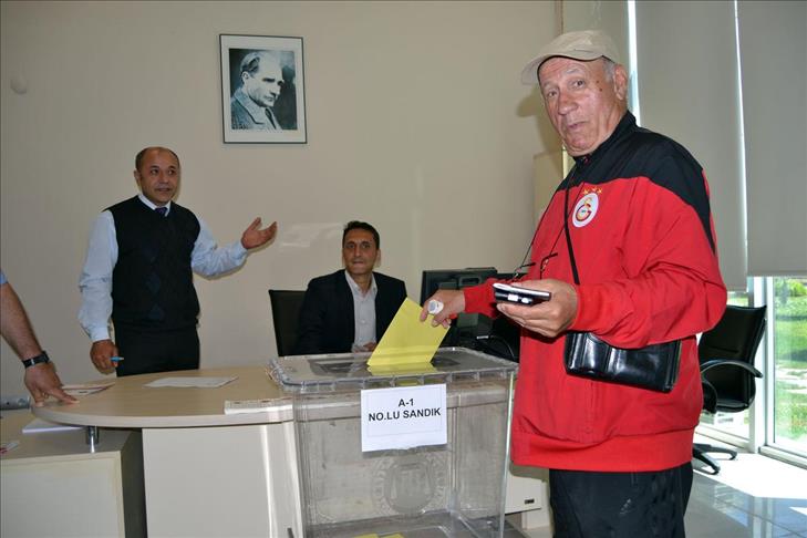 Voting for Turkish elections begins at customs offices