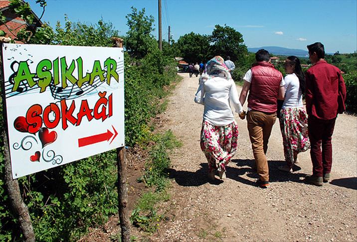 "Aşıklar Sokağı"nda eş adaylarını aradılar