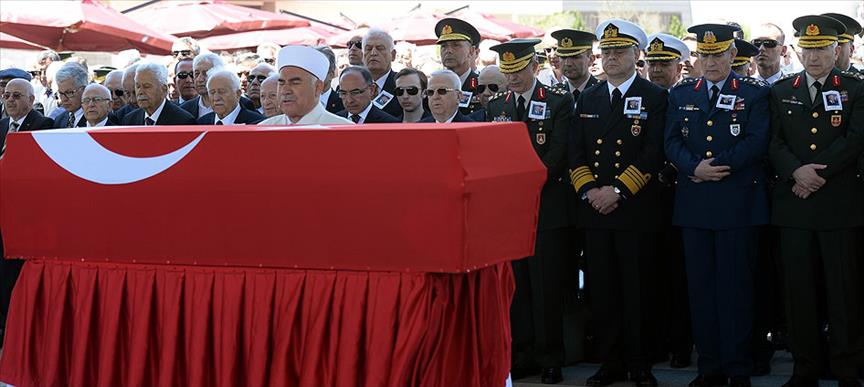 Kenan Evren toprağa verildi