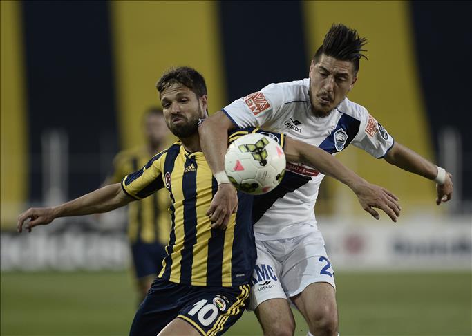 Football: Fenerbahce close gap on leaders by point