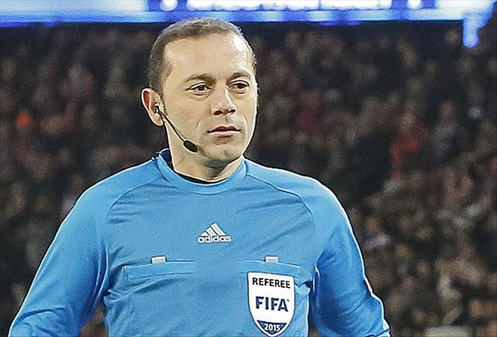 Turkey's Cuneyt Cakir to referee Champions League Final