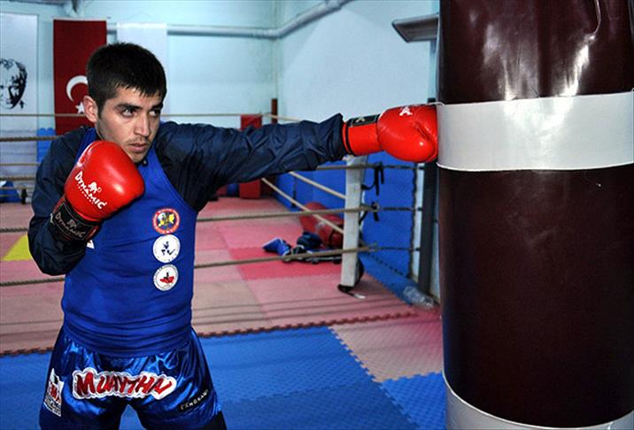 Hayatı muay thai ile değişti