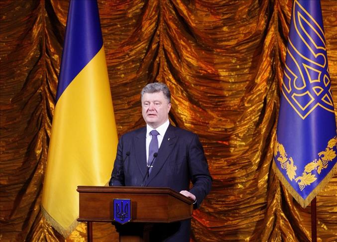 Ukraine fighting 'real war' with Russia: Poroshenko