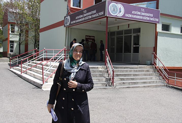 34 yıl sonra mezuniyet sevinci