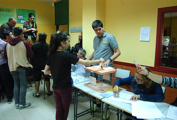 İspanya'da yerel seçimlerde oy verme işlemi başladı