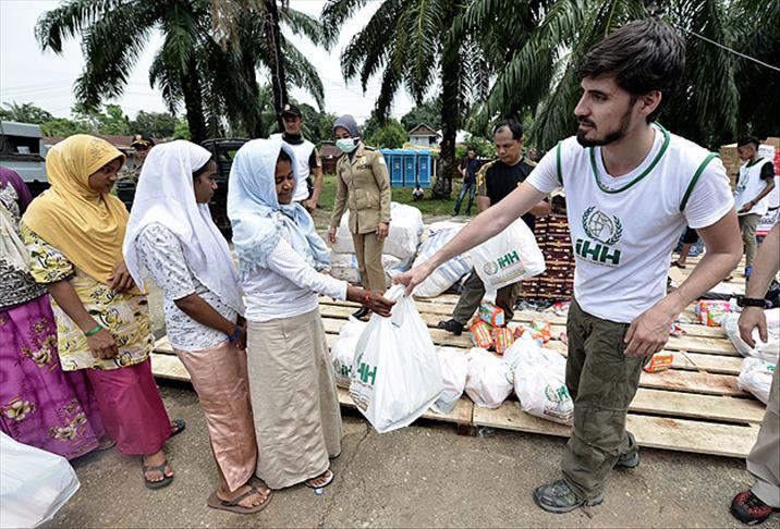 İHH’dan Rohingyalı Müslümanlara yardım