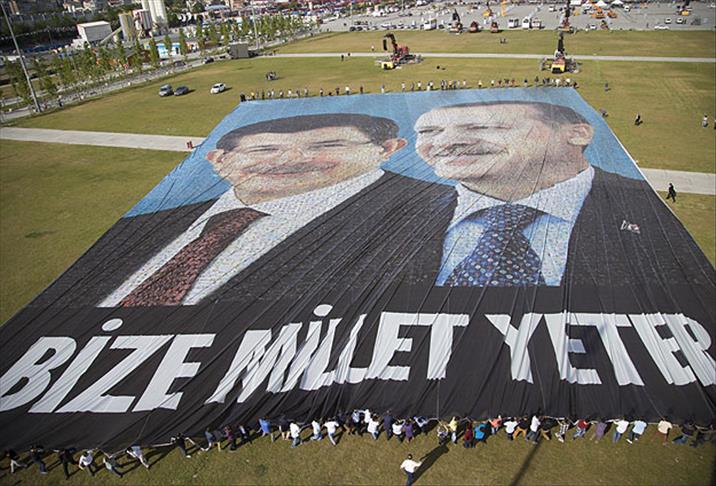 Erdoğan ve Davutoğlu dünyanın en büyük posterinde
