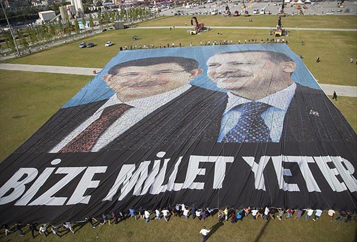 Erdogan-Davutoglu poster breaks Guinness record