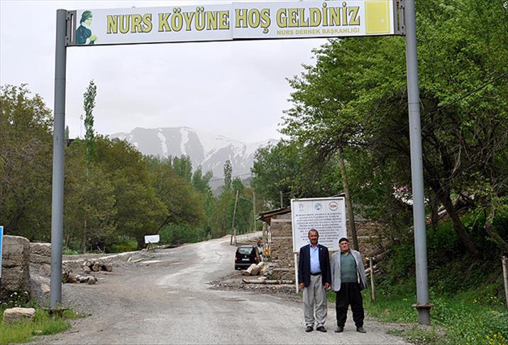 "Gülen Hareketi Said Nursi'nin eserlerini tahrip etti"