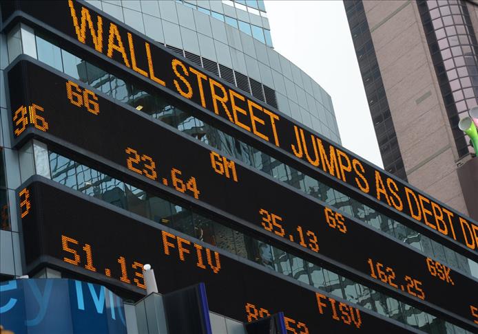 US economy veers toward recession: analysts