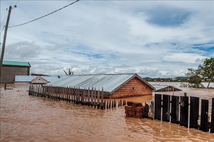 Ghanaians suffer flooding in yearly dam spillage ritual