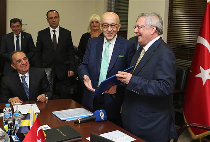 Aziz Yıldırım mazbatasını aldı