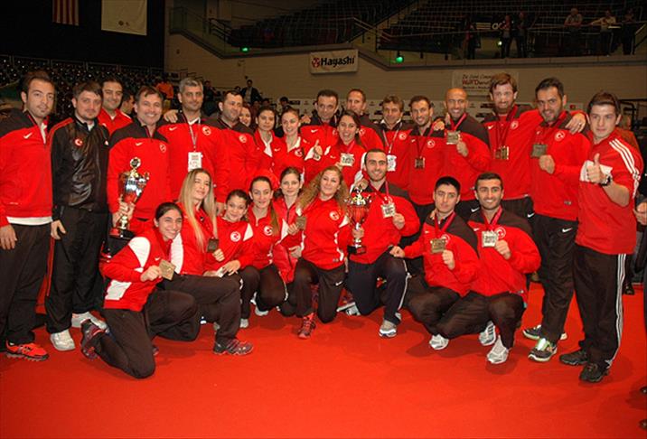 Türk Karate Milli Takımı Azerbaycan'a gitti