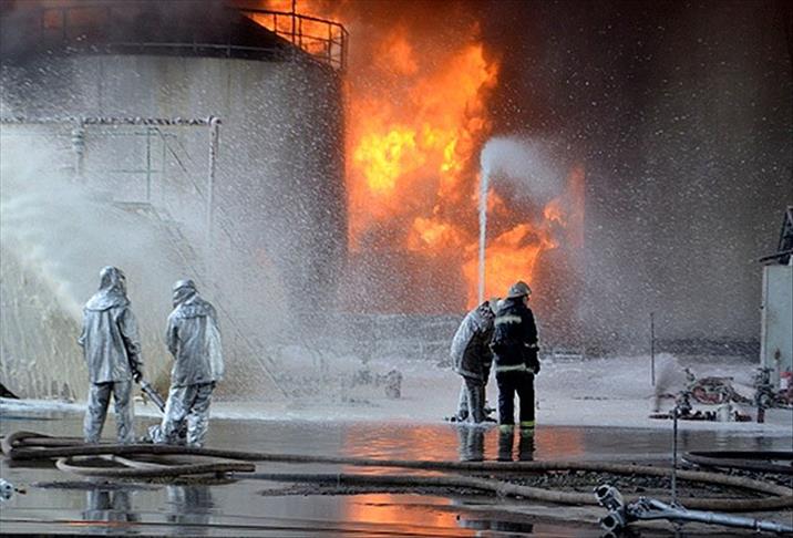 Ukraine: Fuel tanks still burning in oil facility