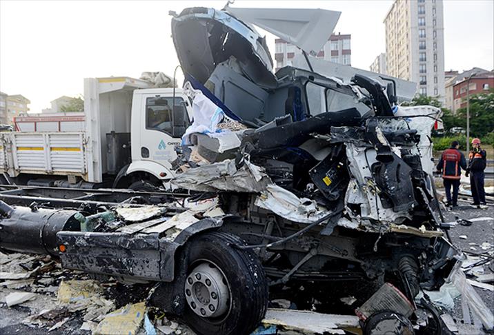 TEM'de zincirleme trafik kazası: 2 yaralı