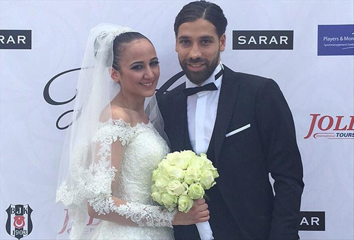 Beşiktaşlı Olcay Şahan evlendi