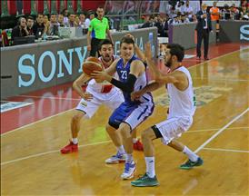 Karsiyaka beats Efes, takes 2-1 lead in playoff finals