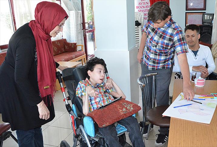 Tedavisi için "sosyal medya" umut oldu