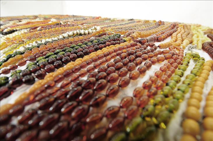 Tiny companions: Prayer-bead makers ready for Ramadan