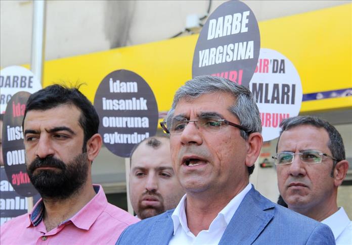 Bertekên ji bo biryara darvekirina Mûrsî