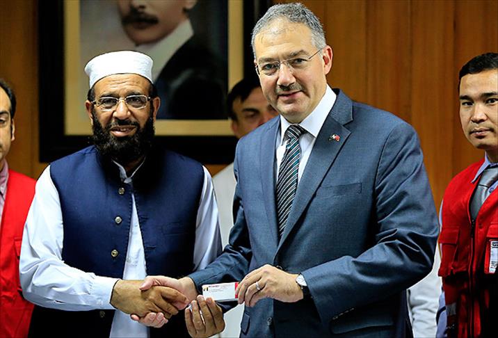 Kızılay'dan Pakistan'a aşı yardımı