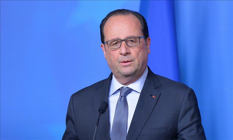 Attentats Tunisie/France: Pas de lien direct, selon Hollande