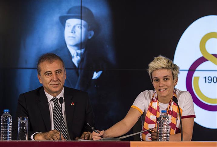 Işıl Alben tekrar Galatasaray Odeabank'ta