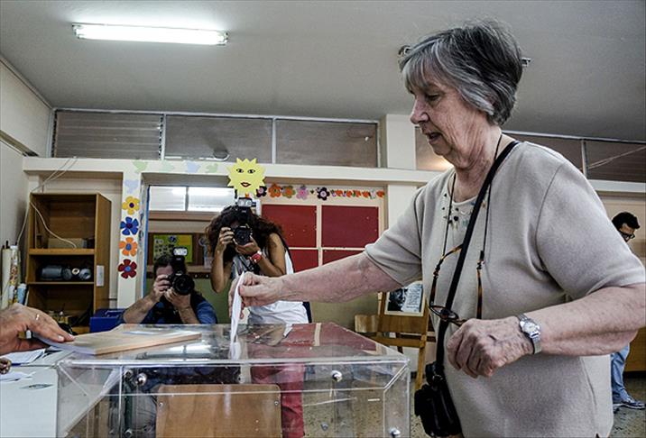 Yunanistan'da 'Hayır' oyları önde