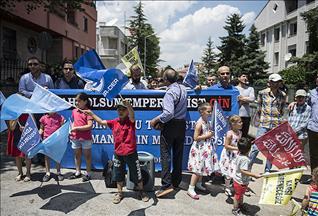 Çin'in Müslümanlara saldırılarına protesto