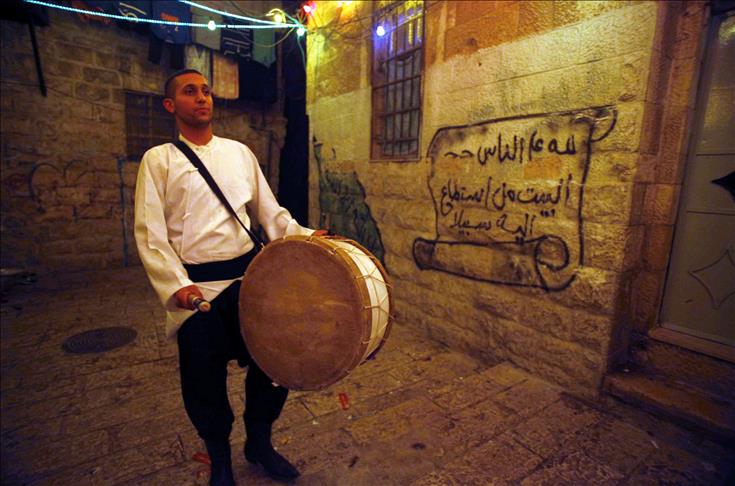 E. Jerusalem's misaharaties keep Ramadan tradition alive