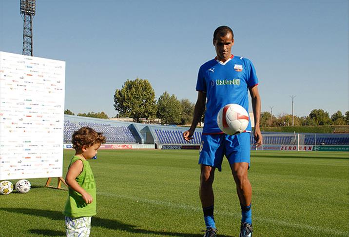Rivaldo 43 yaşında futbola geri döndü