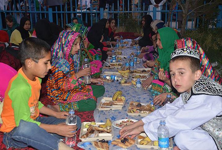TİKA Afganistan'da 350 yetime iftar verdi