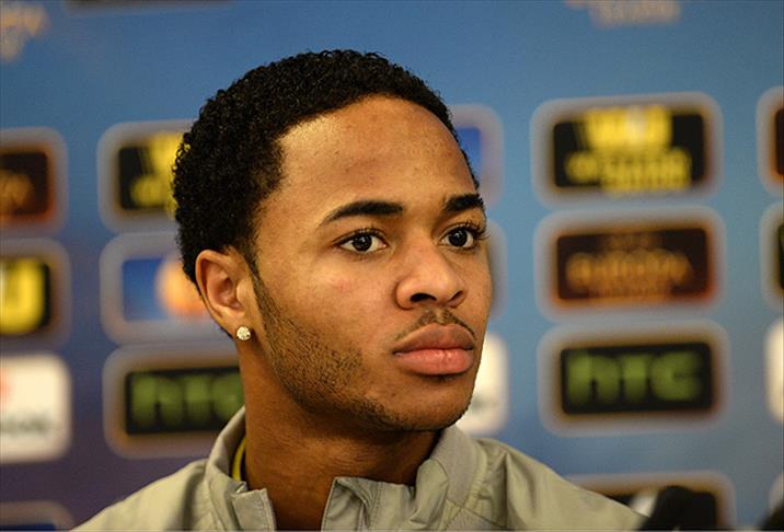 Manchester City Sterling ile 5 yıllık sözleşme imzaladı