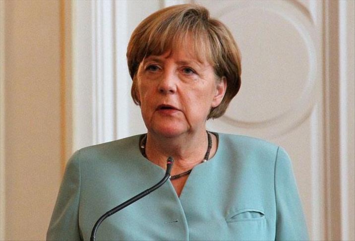 Germany: Merkel makes refugee girl facing deportation cry