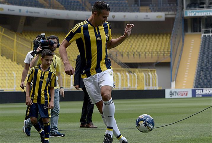 Kuyt'tan Van Persie'ye destek