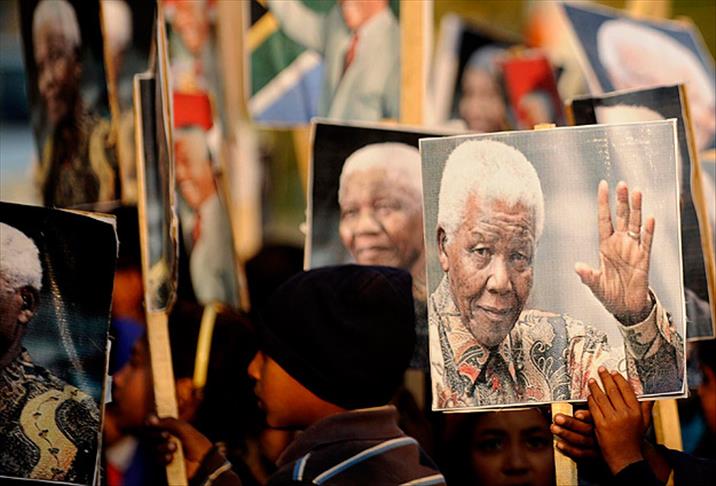 South Africans unite to mark Mandela’s birthday