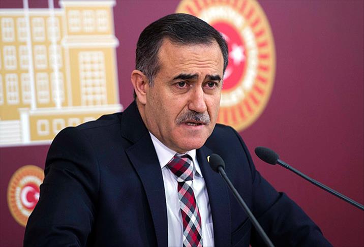 İhsan Özkes CHP'den istifa etti